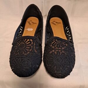 Report Lace Flats